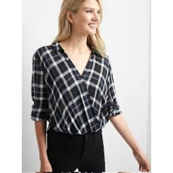 Gap Surplice Wrap-Front Shirt in Navy/White/Blue Plaid M - Picture 1 of 9